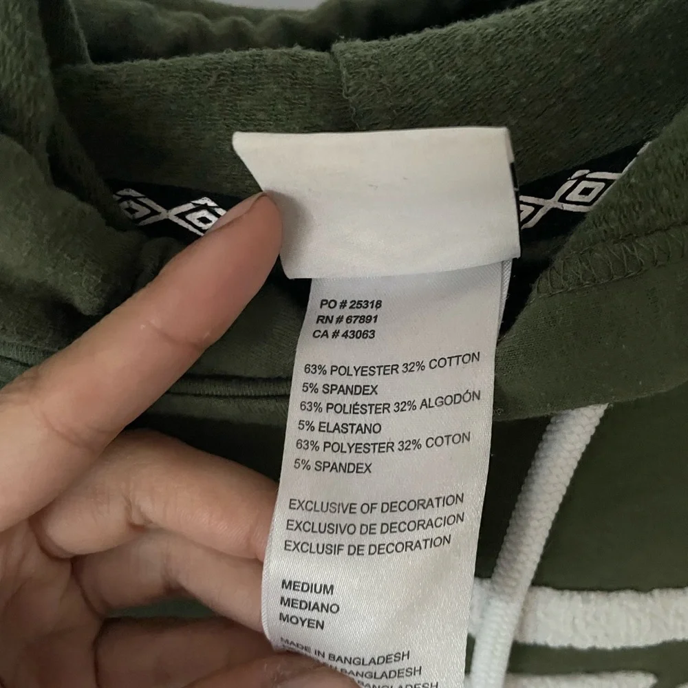 Umbro sleeveless athletic sweater - Picture 2 of 4